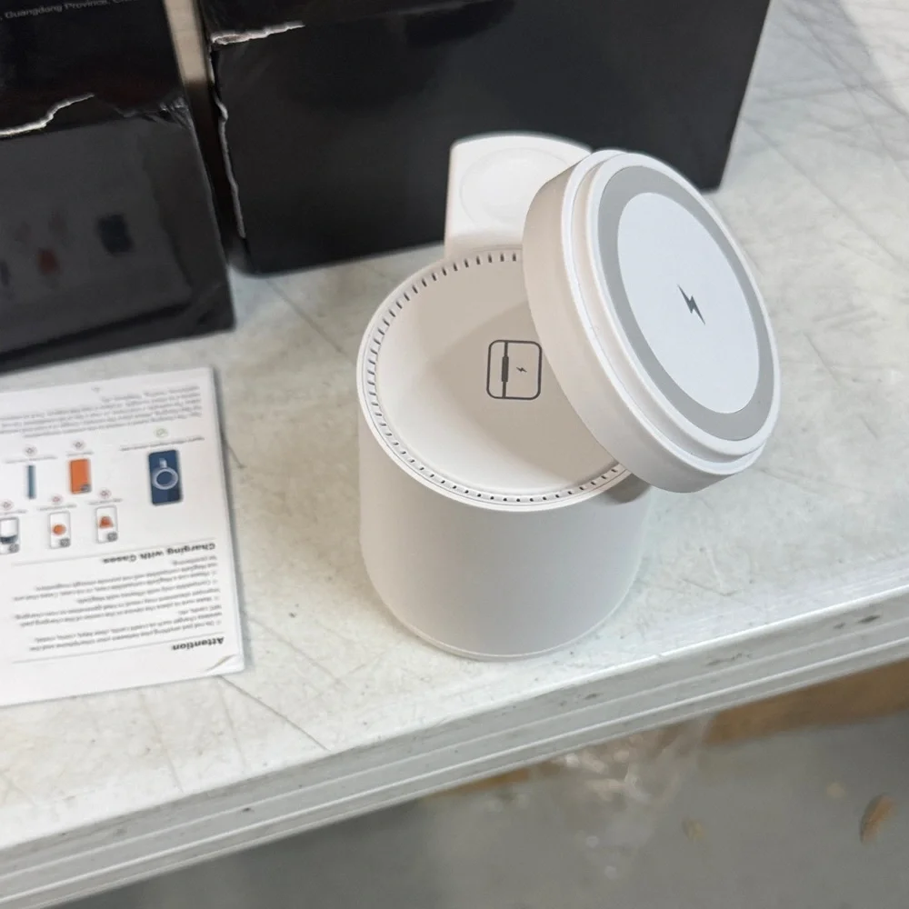 3-in-1 Magnetic Wireless Charger in White